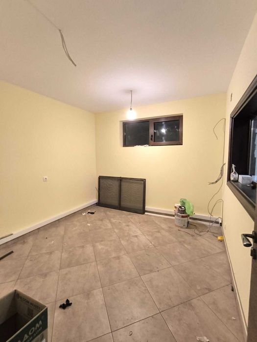 Дава се под наем Магазин в Мездра - 105 кв.м за 612 € - Снимка #3