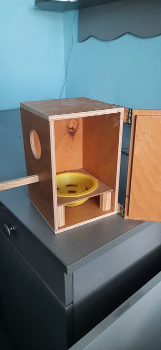 Продавам волиери, клетки, кафези и аксесоари