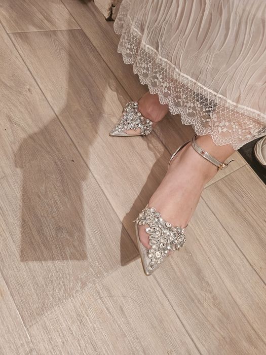 Продам туфли очень красивые. Размер 37