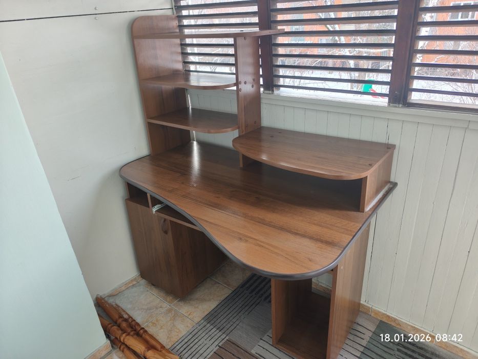 Стол компьютерный