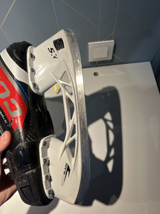 Продам Коньки ccm Jetspeed Ft 670