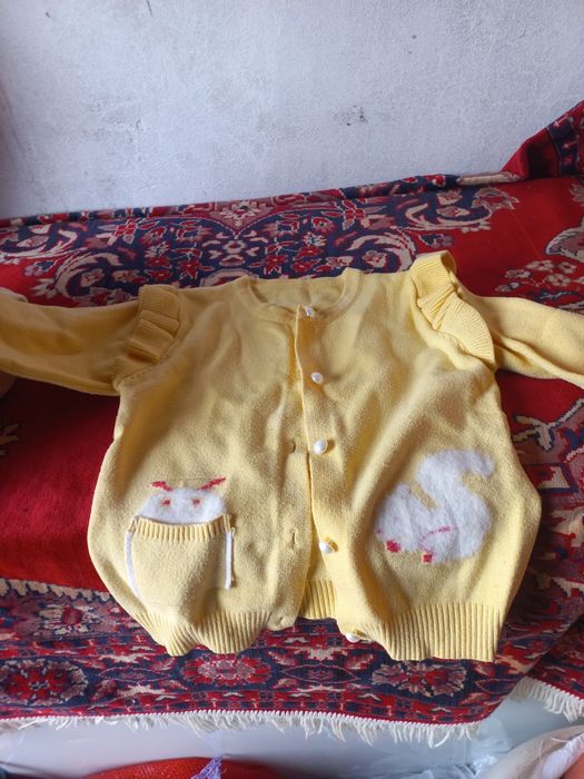 Продам костюмчики на девочку