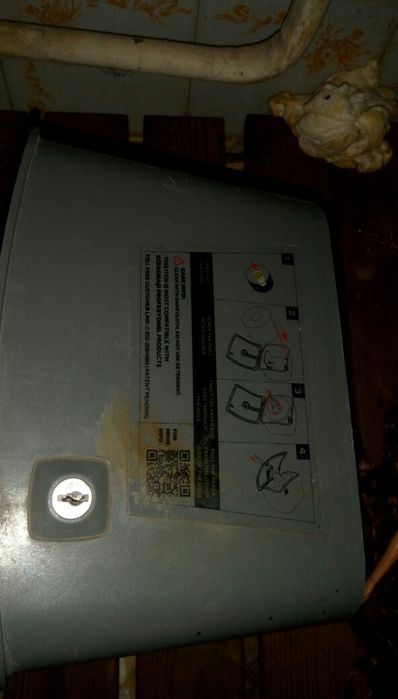 Диспенсер для туалетной бумаги Кентау