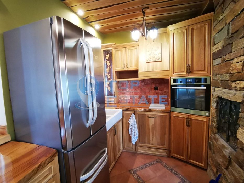 Тухлена къща напълно обзаведена след основен ремонт в село Поликраище