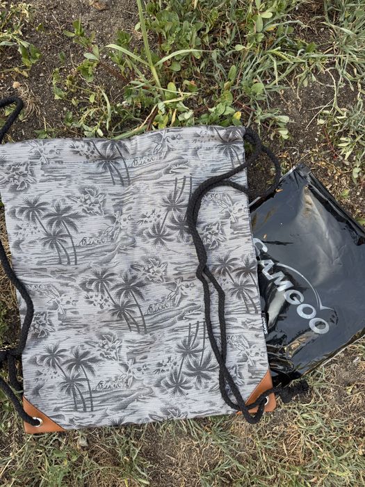 Sac cu snur/ rucsac cu snur gri deschis, imprimeu tropical cu palmieri (nou)
