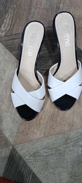 Продам женские туфли.