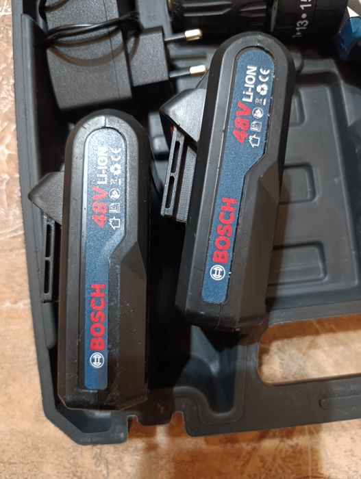 Дрель шуруповёрт Bosch.