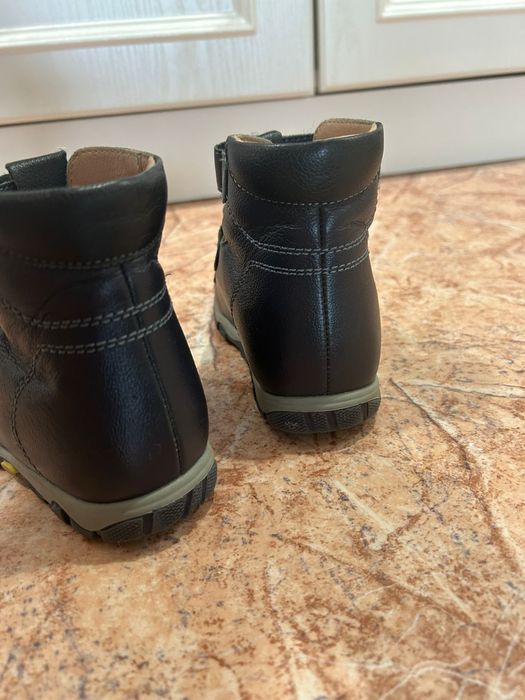 Продам обувь детская