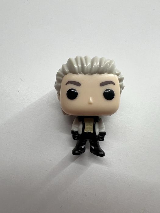 Фигурка Smoker One Piece – Kinder Joy x Funko POP (с код картичката)
