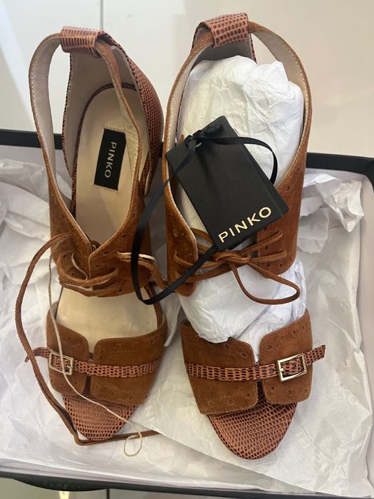 Чисто нови сандали Pinko 37