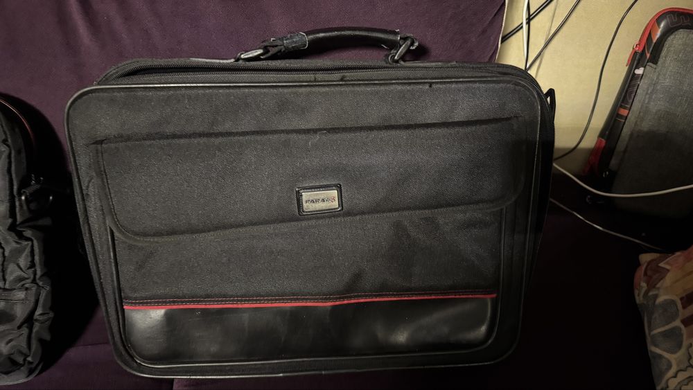 Чанти за лаптоп и зарядно HP