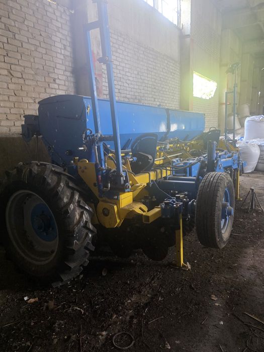 Продам зернотравянную сеялку  no til