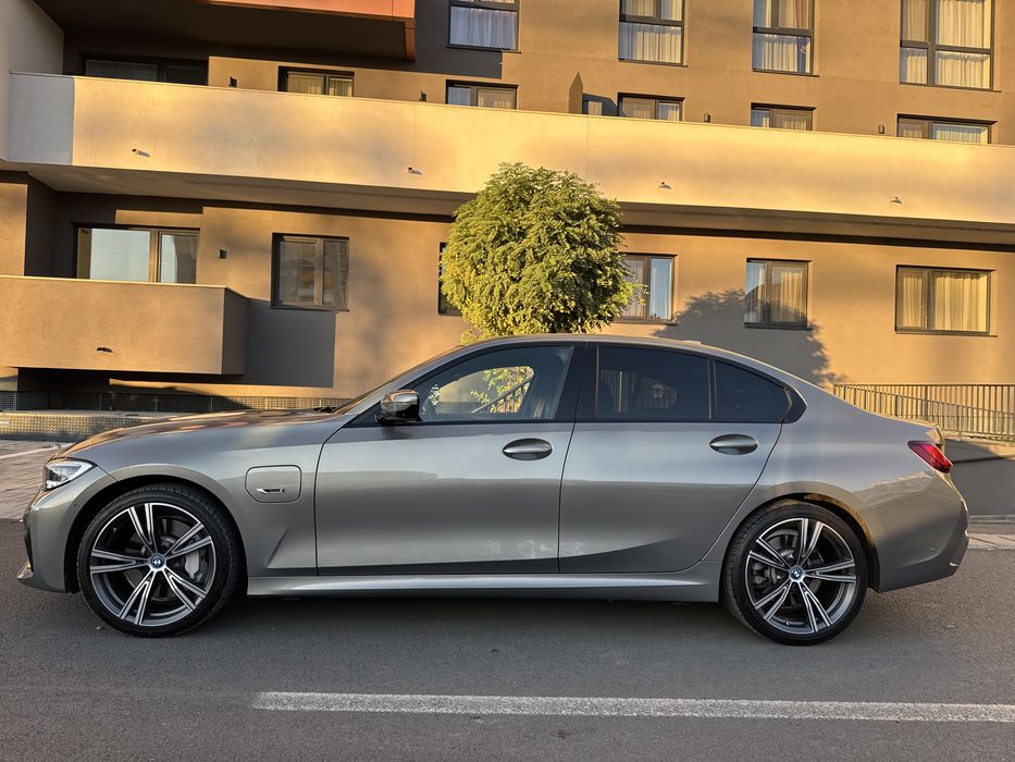 BMW Seria 3 2022 — imagine 2