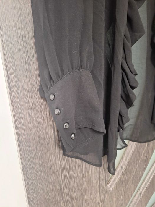Bluza impecabila marimea 38.
