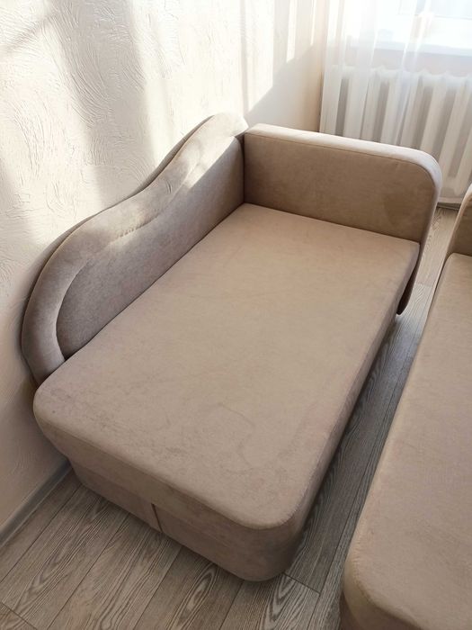 Диваны детские, есть два в наличии.