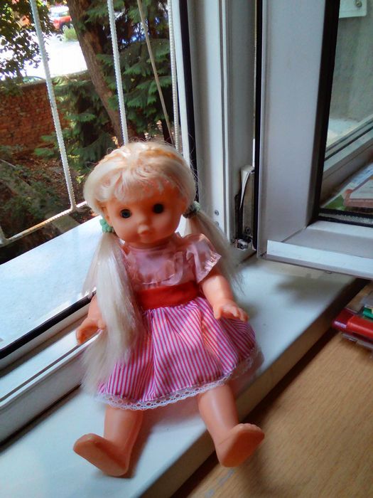 продавам  кукли и плюшени играчки