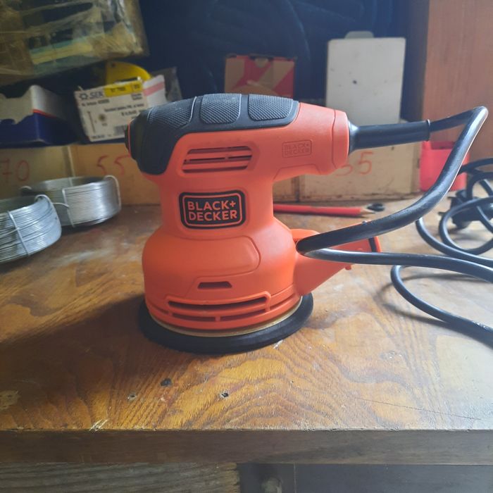 Șlefuitor black+decker