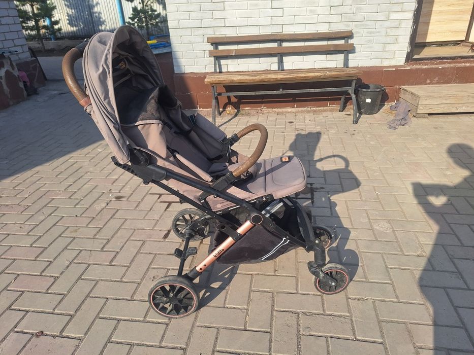 Продам хорошую коляску