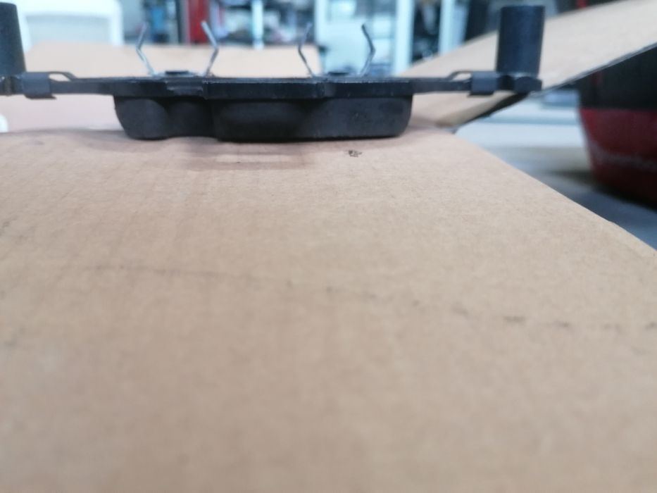 Оригинални BMW  предни дискове и накладки на 2-3 хил. км