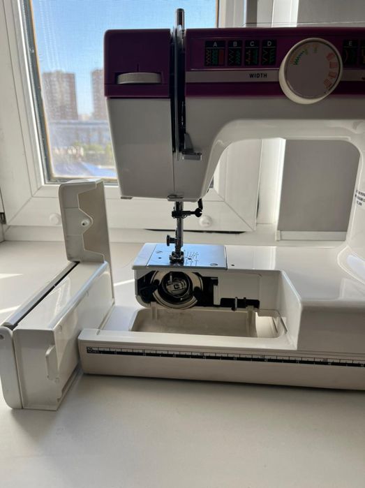 Продам швейную машинку