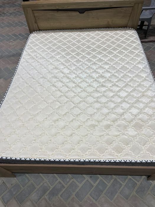 Кровать двуспальная 175х210