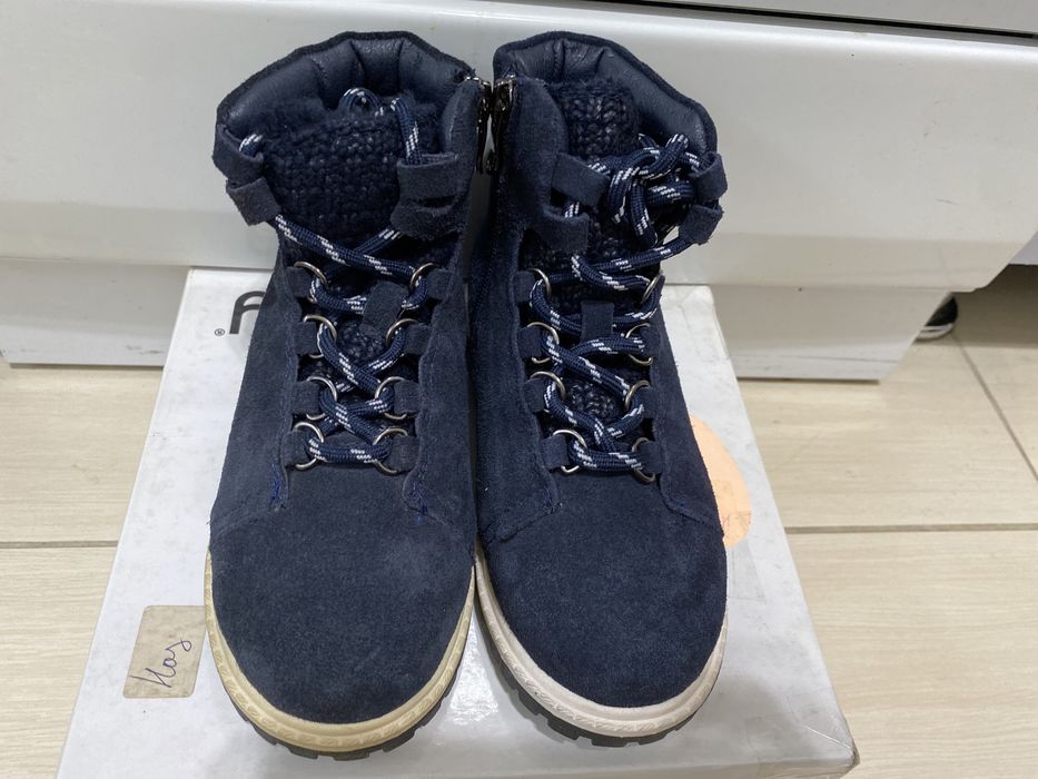 Детские ботинки.