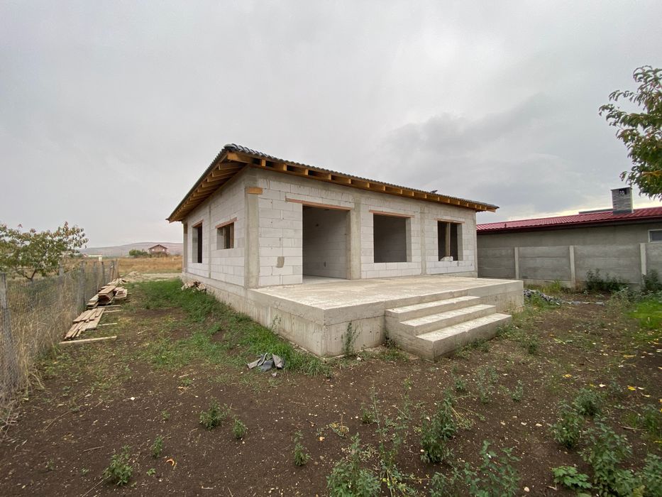 Casa de vanzare .