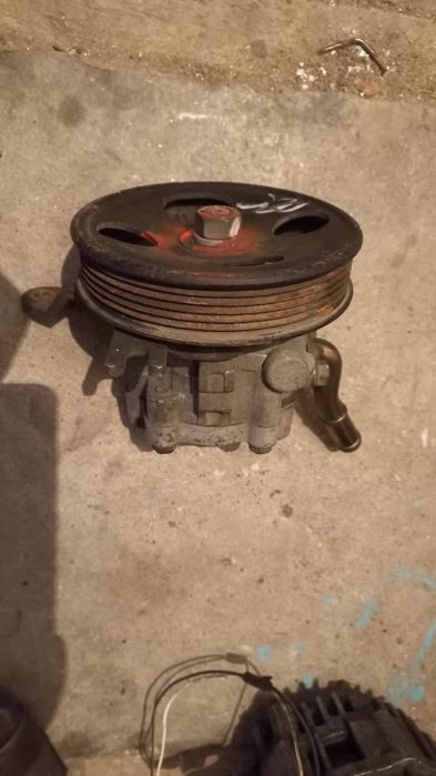 Продам Гур Ниссан