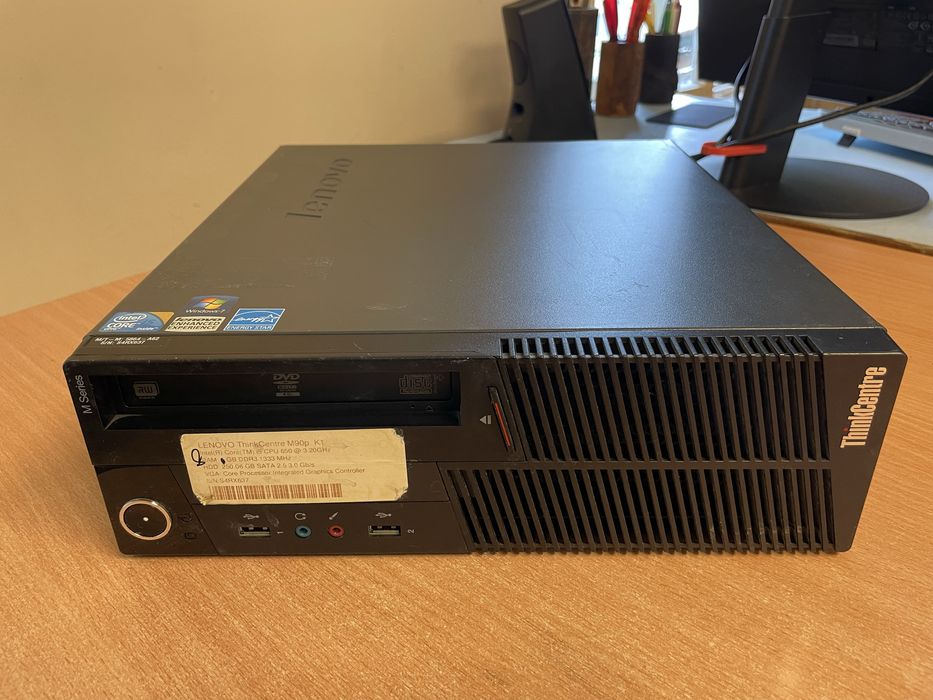 Lenovo m 90 core i 5 8 GB ram