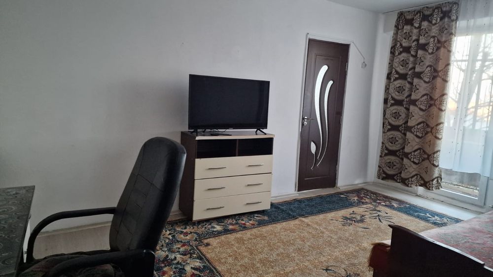 De închiriat 3 camere zona Cina Tecuci