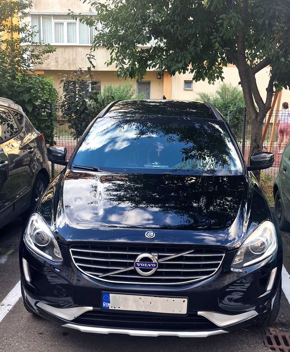 Vând Volvo XC60 D5 4x4 (215 CP)