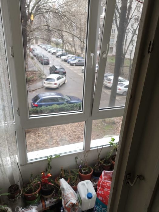 Vand apartament 2 camere Raul Doamnei