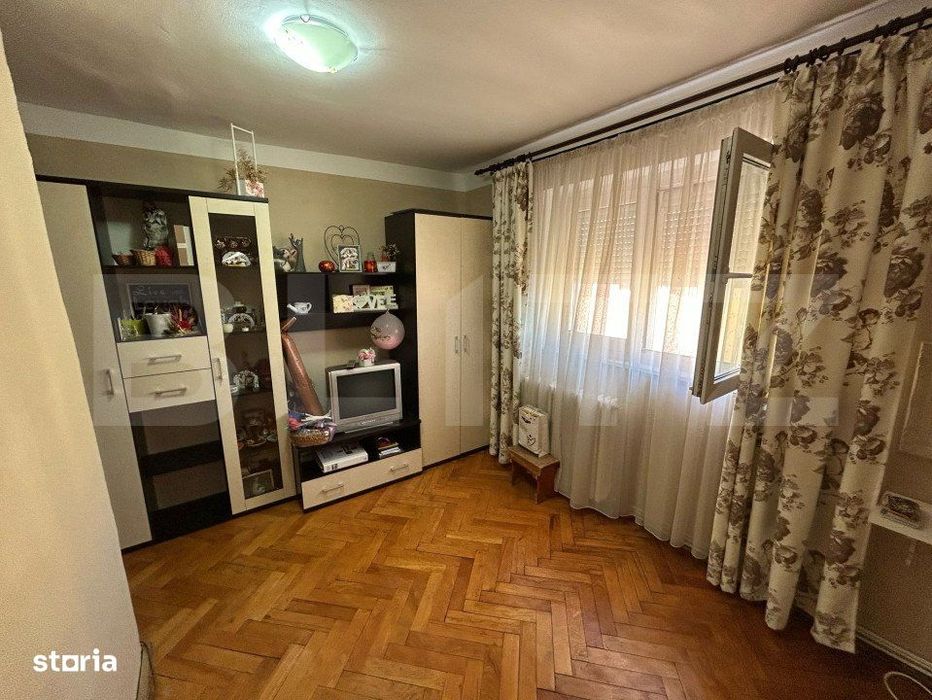 Apartament decomandat cu 3 camere,2 bai, 70 mp, zona Cetate