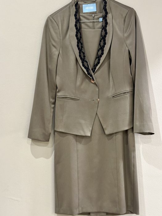 Елегантен костюм Кредо за офиса