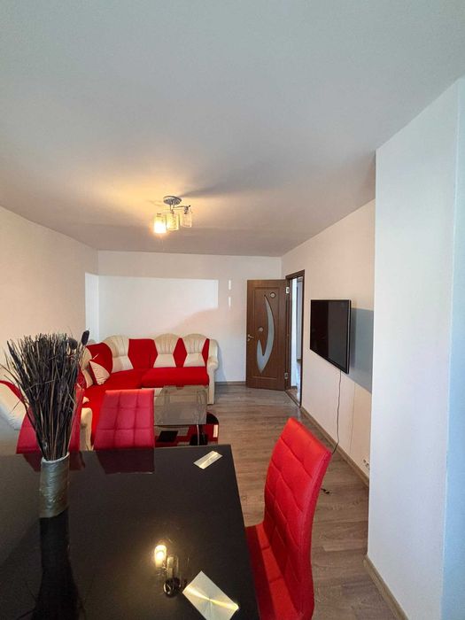 Vând apartament 4 camere decomandat, 79 mp, etaj 3/4 – Lupeni, Bărbăteni