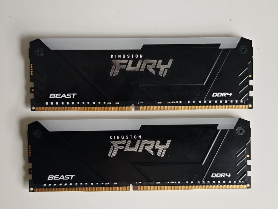 Kit 64GB 3600MHz CL18 RAM Kingston Fury Beast RGB (2x32GB)