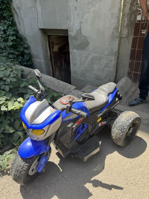 Детский мотоцикл в рабочем состоянии