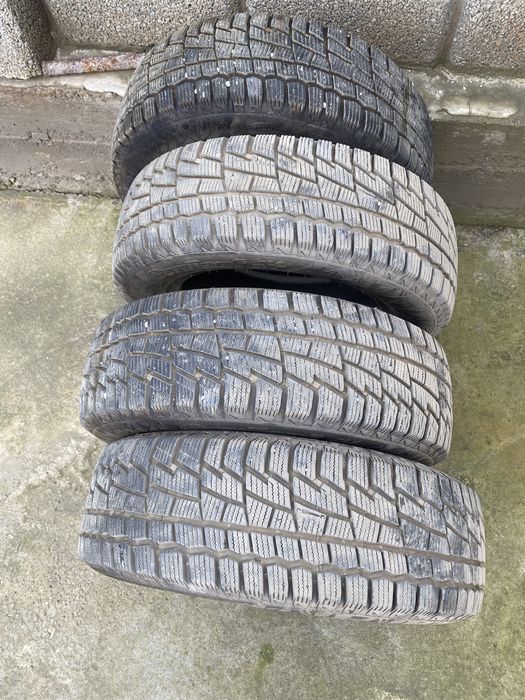 Продается шины 15/60/215 размер