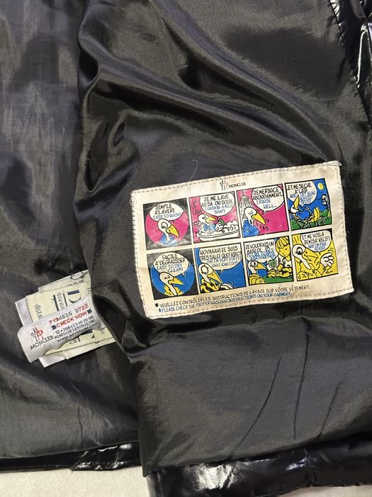 Geacă bărbați Moncler neagră, lucioasă cu glugă