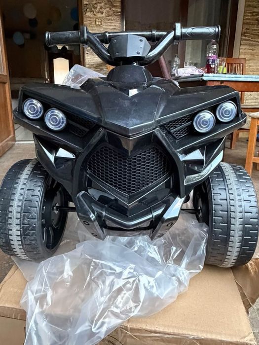 Vând ATV, copii cu vârsta până în 4 ani