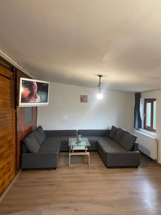 Închiriez casă în Ineu