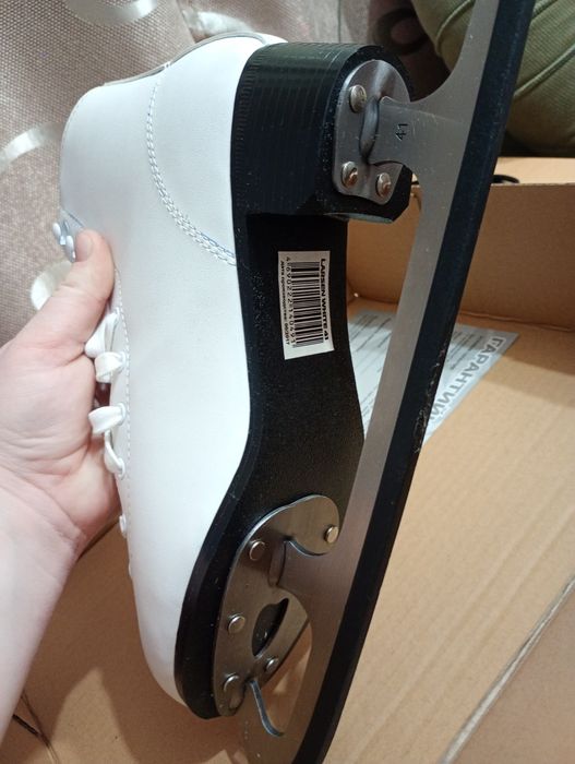 Продам коньки .41размер.