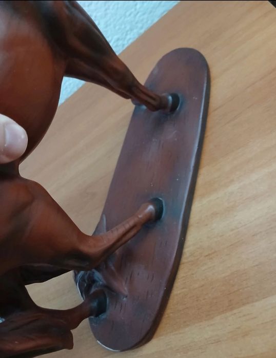 Statueta cal, statuie cal