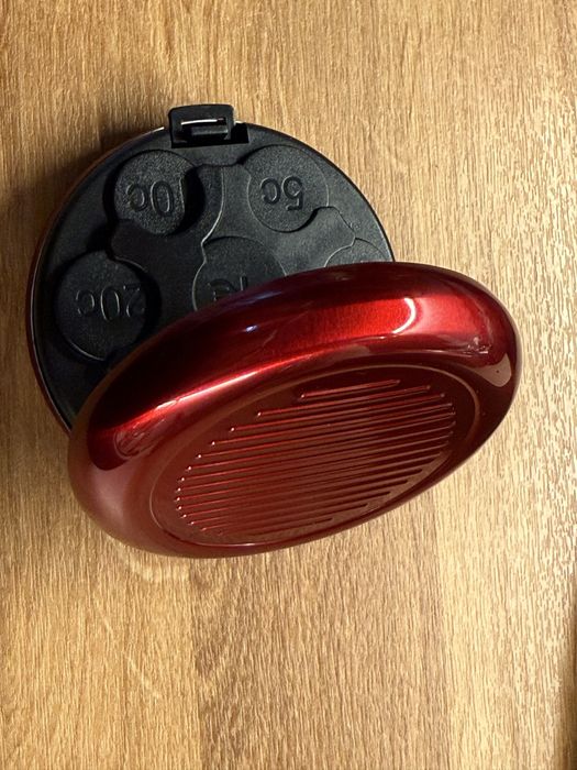 Чисто НОВ евро монетник