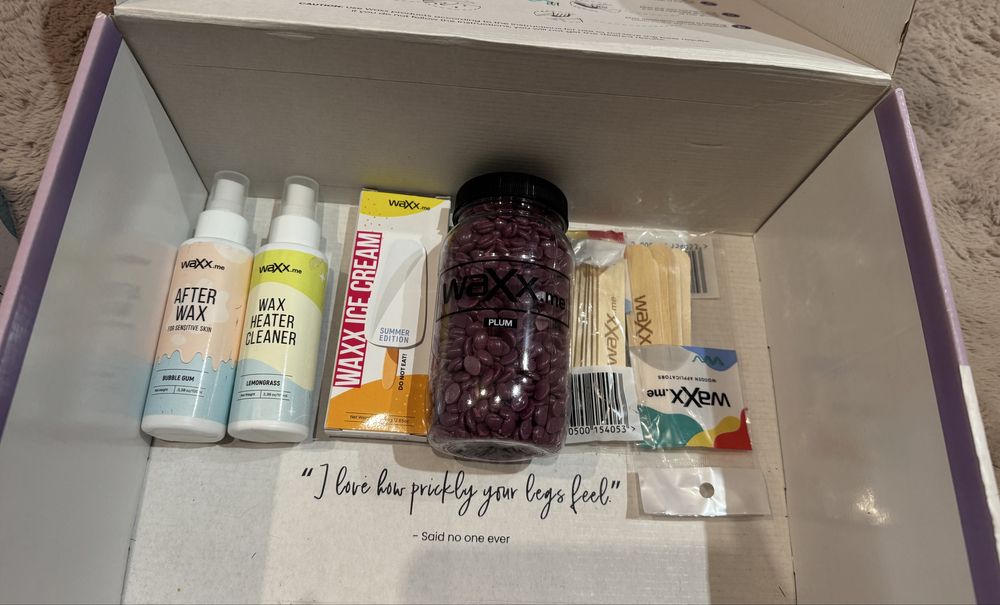 Кола маска WAXX в отлично състояние