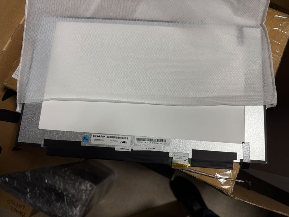 Display 15,6" SHARP LQ156M1JW03