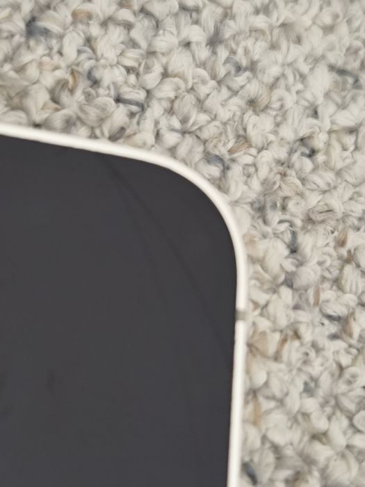 Продавам Samsung 23+