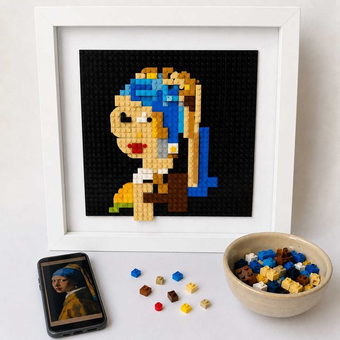 Ramă albă din lemn – suport expunere figurine și colecții lego