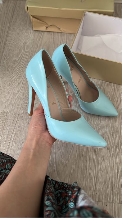 Женские туфли разные