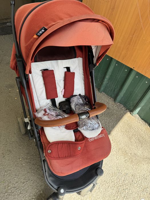 Продам коляску Benebaby